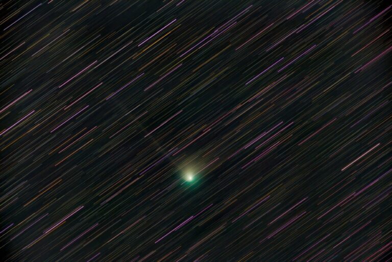 Graduate student's photos of green comet featured in major media outlets 
